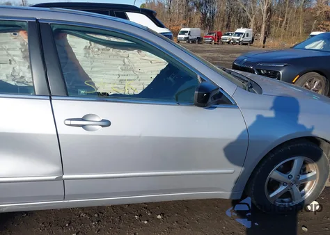 2004 Honda Accord 2.4 Ex from USA, damaged, VIN 1HGCM56864A119989